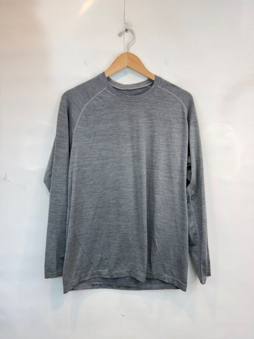 Lululemon Men's Gray Long Sleeve Metal Vent Tech Shirt Large Workout Athletic